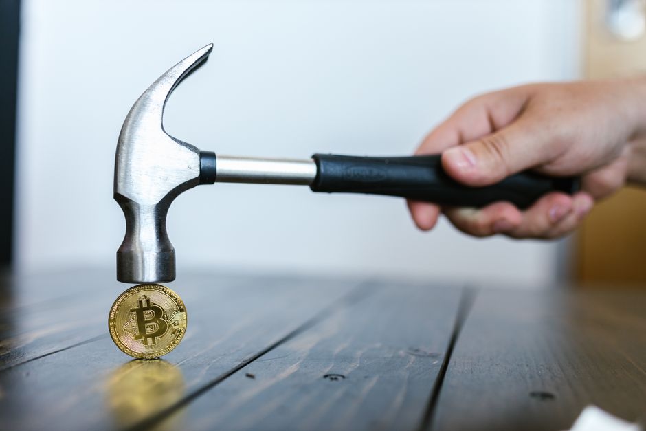Bitcoin: cómo funciona y sus riesgos (sin vueltas, como te lo explicaría en la cocina)